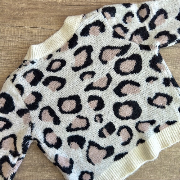 ONLY - Leopard Crewneck Sweater - Picture 2 of 5